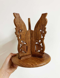 Klein handgesneden tafeltje uit India. Houten vintage plantentafel