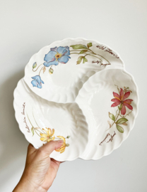 Set van 2 keramieken schalen met wilde bloemen. Vintage borden