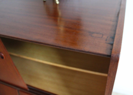 Houten vintage dressoir. Toffe retro design kast / Mid Century sideboard