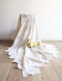 Gehaakte witte vintage sprei. Romantische deken / plaid, eenpersoons/twijfelaar