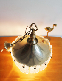 Zware messing hanglamp met frosted iced glas. Vintage plafondlamp