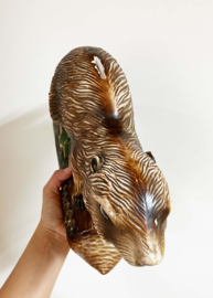 Groot gipsen vintage beeld van een bever. Vintage dieren beeld - Canada