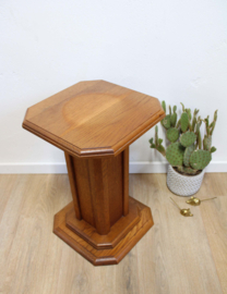 Massief houten vintange zuil. Wabi Sabi / Brutalist plantentafeltje.
