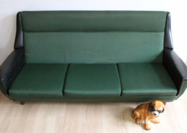 Groene vintage design bank. Retro Mid Century sofa