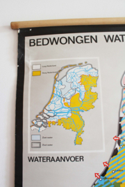 Vintage schoolplaat - Bedwongen waterland. Retro landkaart Nederland, o.a. waterschap