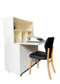 Vintage kast met opklapbaar blad. Houten retro commode / secretaire