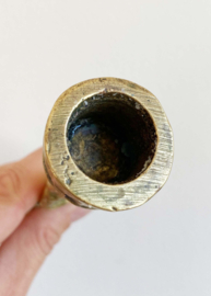 Goudkleurige kandelaar met muzikant. Vintage kandelaartje messing/brons?