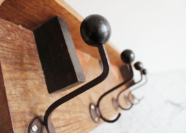 Houten vintage wandkapstok met haken. Antieke / Art Deco kapstok.