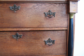 Antieke houten (eiken?)  ladekast. Empire stijl vintage kast / commode