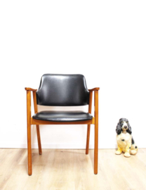 Houten vintage stoel met armleuningen. Mid Century design, Pastoe?