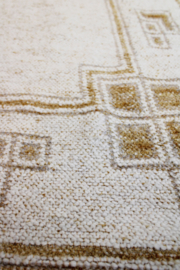 Beige vintage deken / plaid in aardetinten.  Wollen beige retro tafelkleed