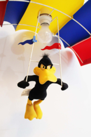 Vrolijke Looney Tunes lamp met Daffy Duck. Retro hanglamp