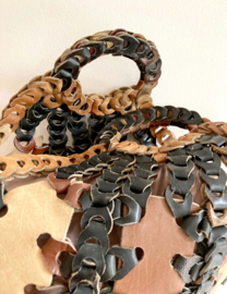 Gehaakte lederen vintage tas. Unieke handgemaakte loop leather bag.