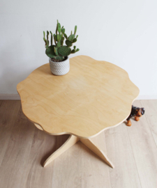 Houten tafeltje in boomvorm. Retro boom tafel.