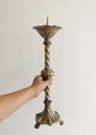 Grote antieke kandelaar, 50 cm.  Goudkleurige (messing - brons?)  kaarsenhouder