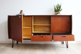 Houten vintage dressoir. Toffe retro design kast / Mid Century sideboard