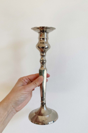 Zilverkleurige vintage kandelaar. Antieke (?) brocante kaarsenhouder