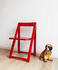Rode vintage klapstoel. Houten retro design stoel, Trieste folding chair van Aldo Jacober?