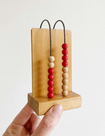 Kleine houten abacus met 40 kralen. Retro telraam / rekenmachine