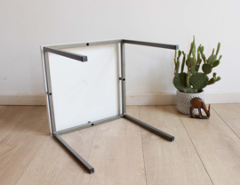 Vitage bijzettafel met wit blad, Stiemsma? Retro design tafeltje