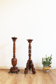 Opengewerkte houten vintage kandelaar. Grote handgemaakte kaarsen houder