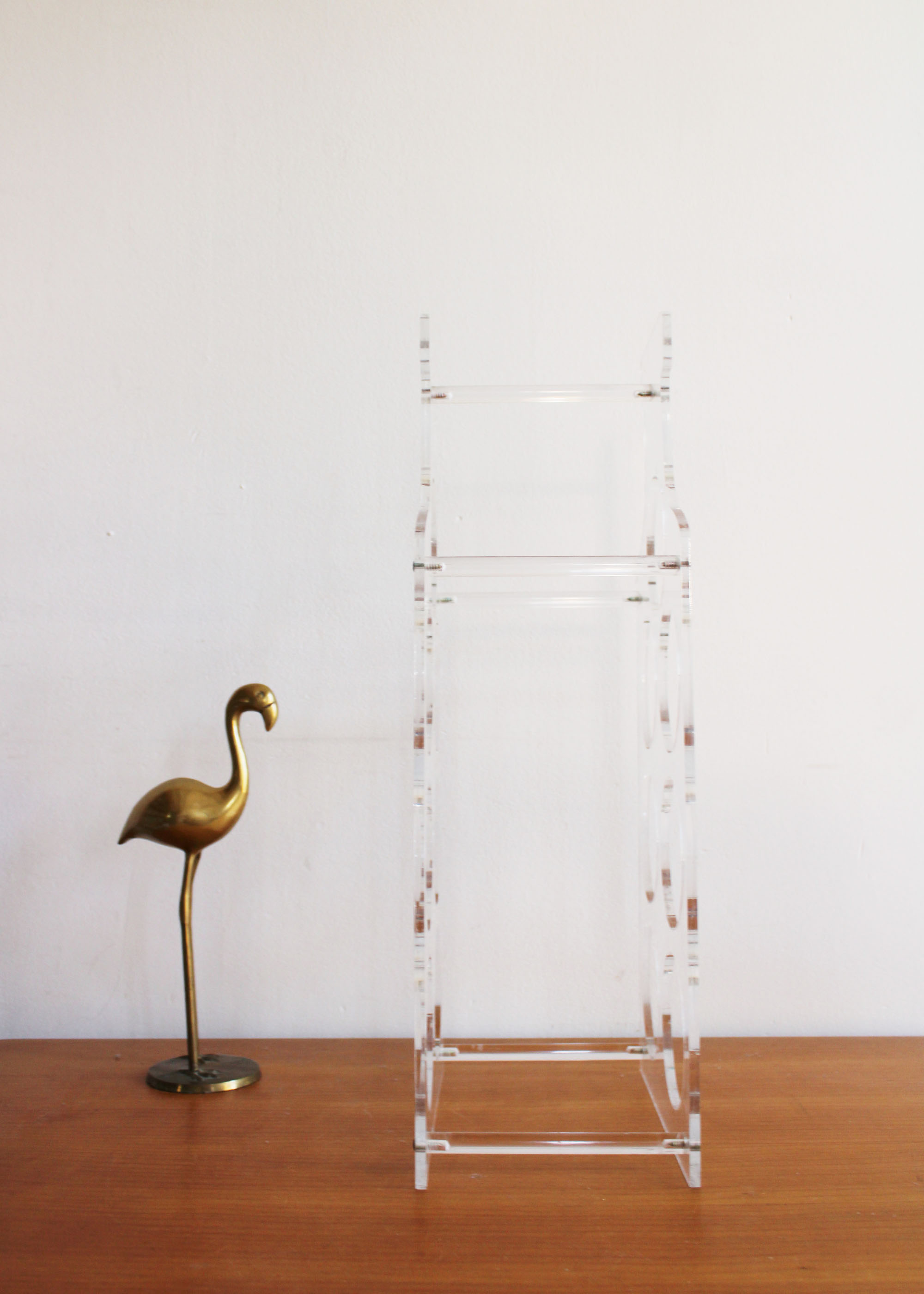 Plexiglazen vintage wijnrek. Retro flessenrek / organizer