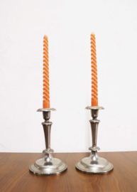 2 zilverkleurige vintage kandelaars. Set antiek-look kaarsen houders
