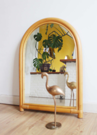 Vintage spiegel in rotan lijst. Boho / retro wandspiegel