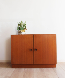 Houten vintage Omnia dressoir. Retro design kast, jaren 80
