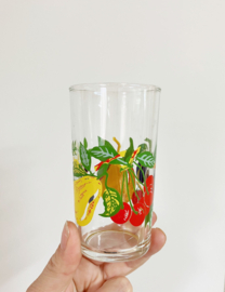 Set vintage sapglazen. 9 retro glazen met fruit decor - France.