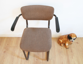 Vintage desk chair met armleggers. Retro design stoel, Gispen stijl