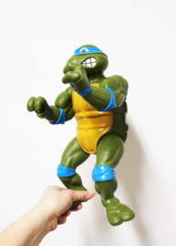 Grote vintage Teenage Mutant Ninja Turtles figuur - Leonardo. Retro TMNT pop - 1989