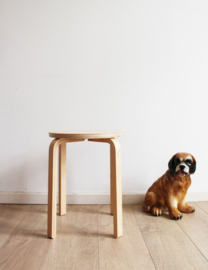 Houten pre-loved Frosta kruk - IKEA. Retro design krukje / plantentafel