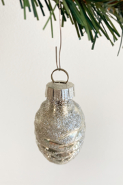 Glazen vintage kerstbal - dennenappel, no 4 Antiek zilveren kerstornament
