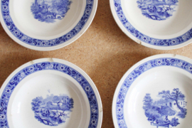 Grote set aardewerk borden, Boch La Louviere. Blauw/wit  vintage servies