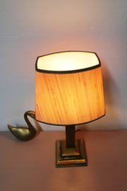 Goudkleurige tafellampje met creme kap. Vintage lamp
