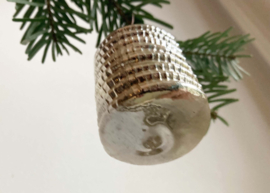 Glazen vintage kerstbal - lampion. Antiek zilveren kerstornament