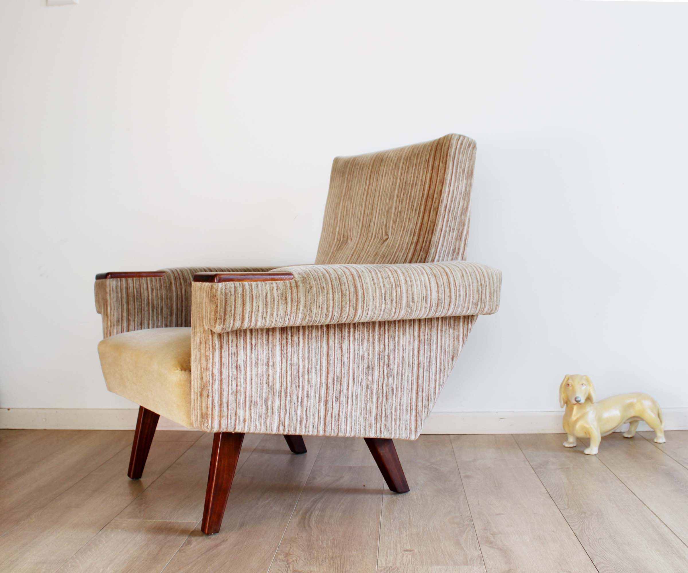 Heerlijke vintage Mid Century fauteuil. Retro design lounge stoel