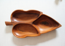 Teak houten vintage schaal in blad vorm. Bohemien bord met vakken