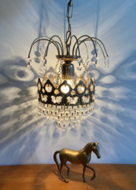 Kleine vintage kroonluchter met pegels. Hollywood Regency hanglamp