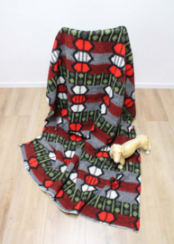 Wollen vintage deken, grijs - groen -rood. Retro sprei / plaid met grafisch patroon.
