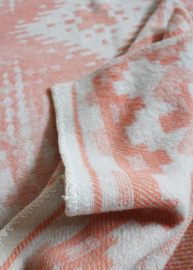 Roze / crème wollen vintage deken. Retro sprei / plaid - 157 x 200 cm.