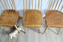 Set van 3 vintage spijlenstoelen. Houten retro stoelen.