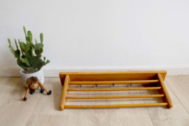 Vintage pannenrek -Piet Zwart voor Bruynzeel. Houten retro keuken / wandrek