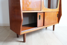Houten vintage dressoir - thee/servieskast. Mid Century retro design kast