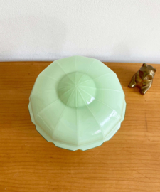 Mintgroene vintage Thabur lamp. Glazen Art Deco plafondlamp / retro plafonnière