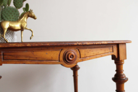 Houten antieke bijzettafel, Mahonie? Vintage tafeltje in  Louis XVI stijl.
