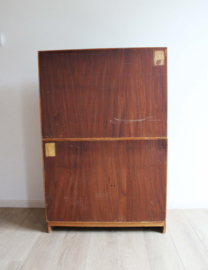 Tweedelige houten vintage kast. Retro ladekast met boekenkast, Formule?