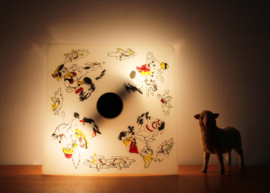 Glazen vintage plafondlamp met sprookjes figuren. Retro lamp / plafonnière.