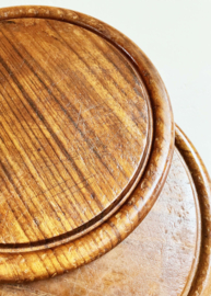 Set houten vintage borden. Japandi / Wabi Sabi stijl bordjes / snijplank